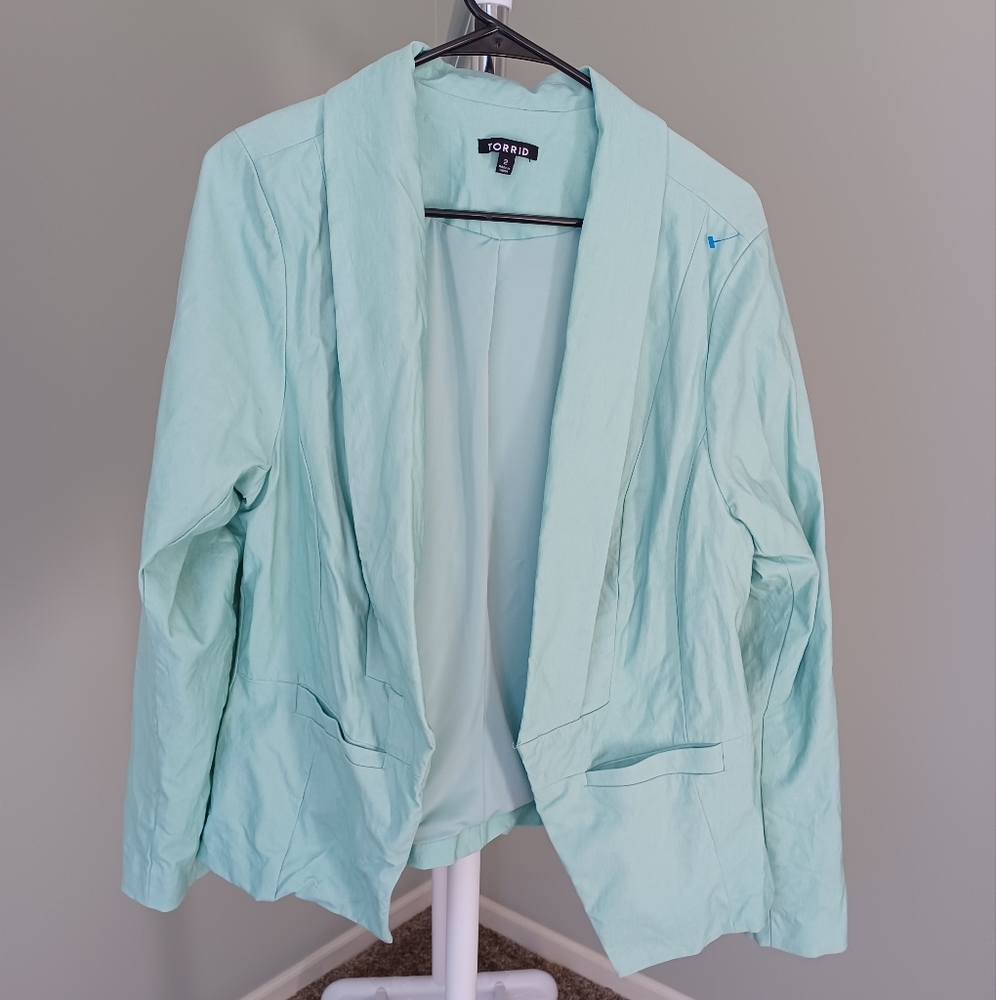 #311 NWOT Torrid Blazer